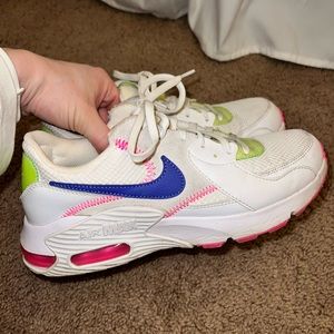 NIKE AIR MAX women’s size 7.5